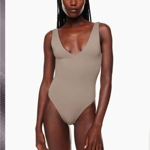 Aritzia contour v neck bodysuit in HERITAGE GREEN